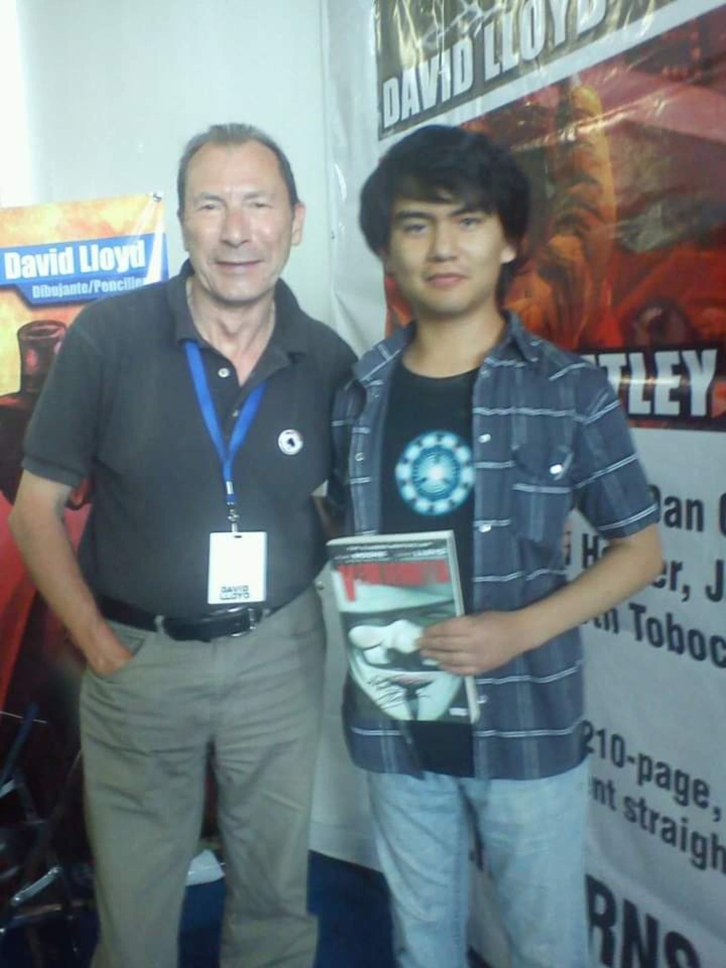 Estoy de pie al lado de David Lloyd, en La Mole.